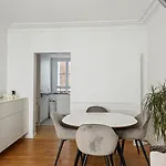 Le Xvie Chic -