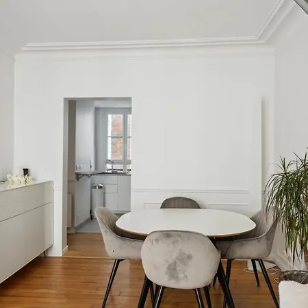 Le Xvie Chic -